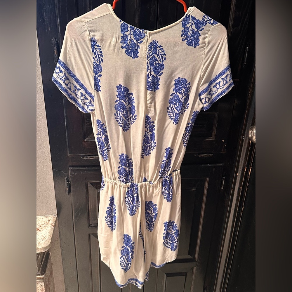 Reverse Cream And Blue Patterned Romper - image 4